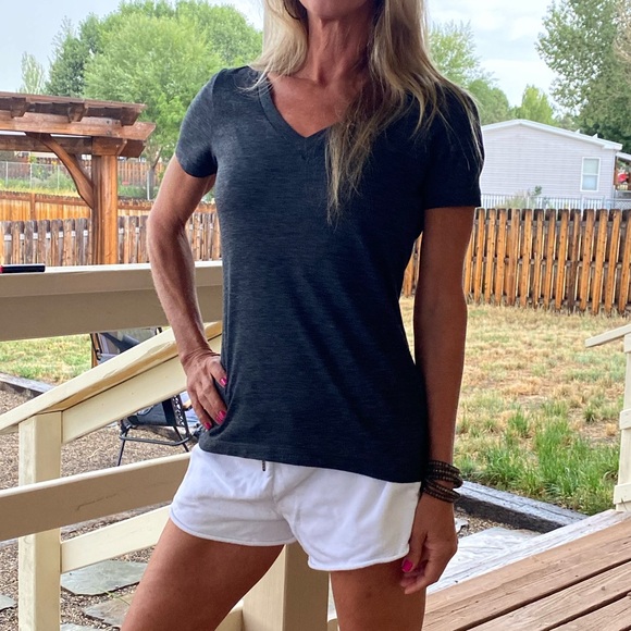 NEW Charcoal Gray Old Navy V-Neck Tee - Picture 1 of 15